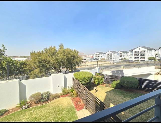 3 BEDROOM TOWNHOUSE FOR SALE IN GREENSTONE HILL